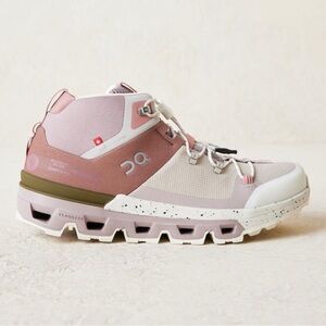 On Women's Cloudtrax Hiking Boots | Size 8.5